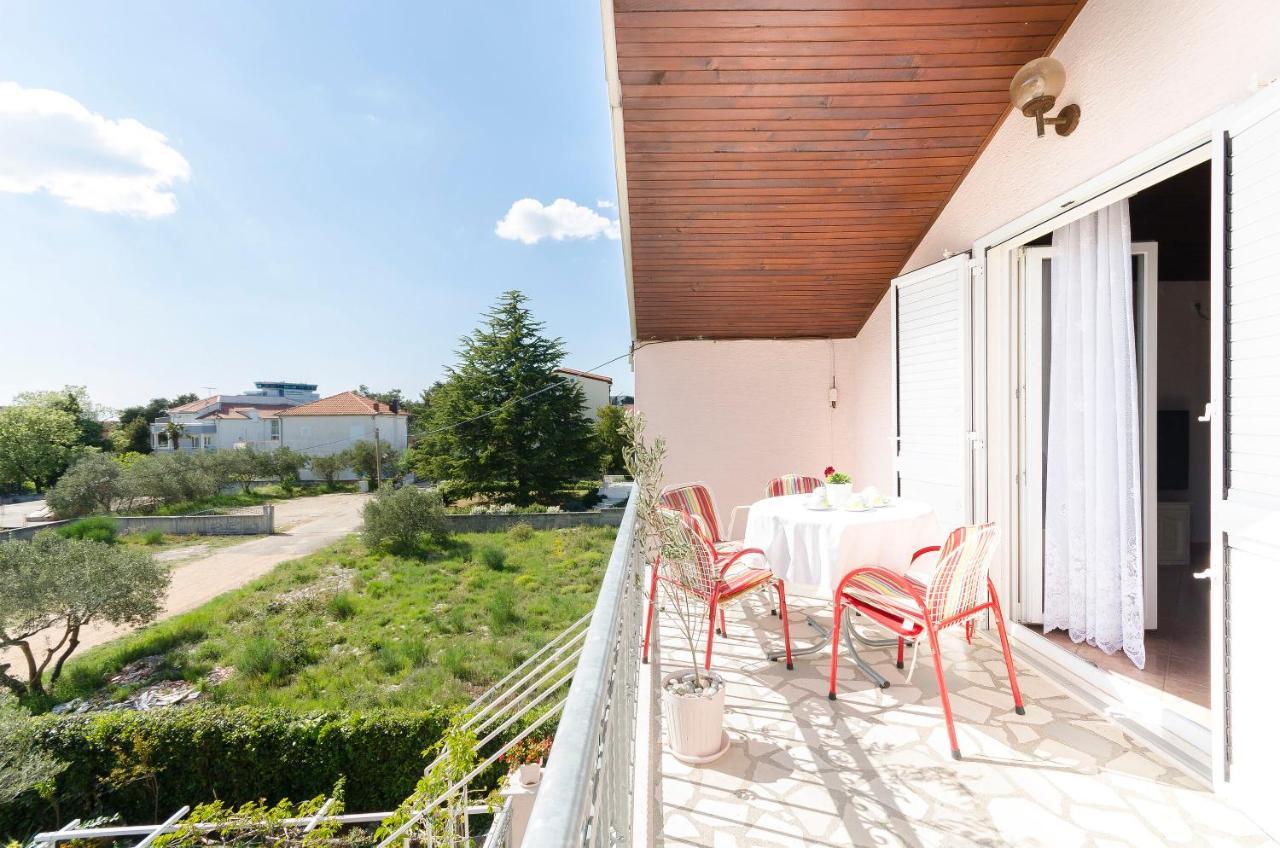 Apartment And Rooms Ema Vodice Bagian luar foto