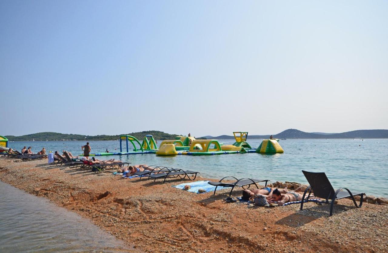 Apartment And Rooms Ema Vodice Bagian luar foto