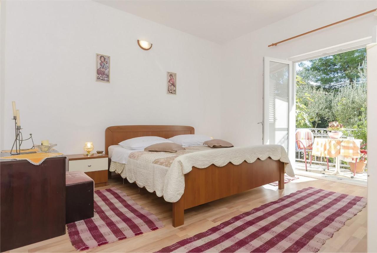Apartment And Rooms Ema Vodice Bagian luar foto