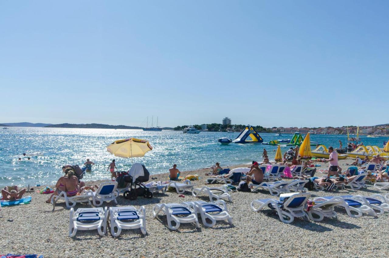 Apartment And Rooms Ema Vodice Bagian luar foto